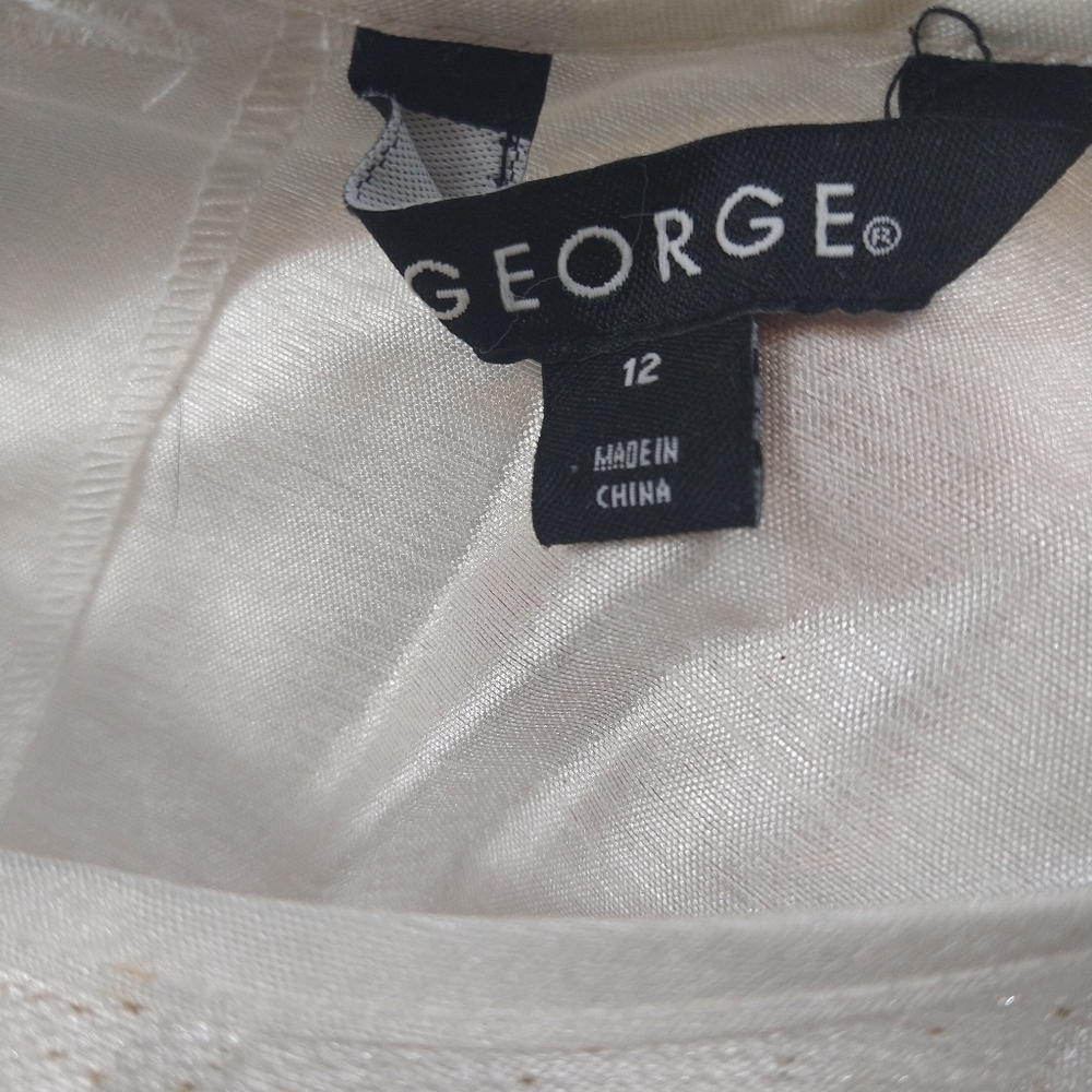 George - Picture 3 of 10
